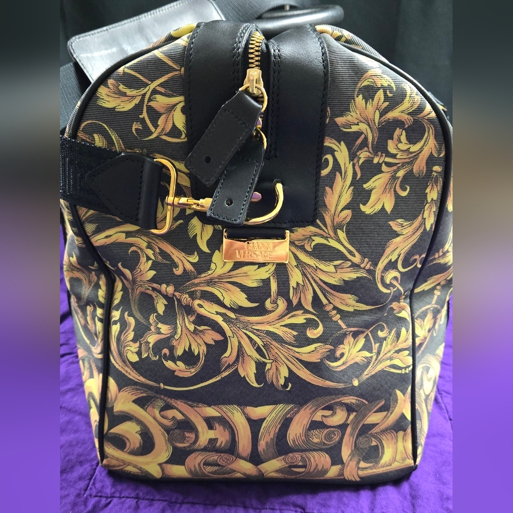 EUC GIANNI VERSACE VINTAGE BAROQUE PATTERN BLACK AND GOLD OVERNIGHT BAG - Picture 7 of 13
